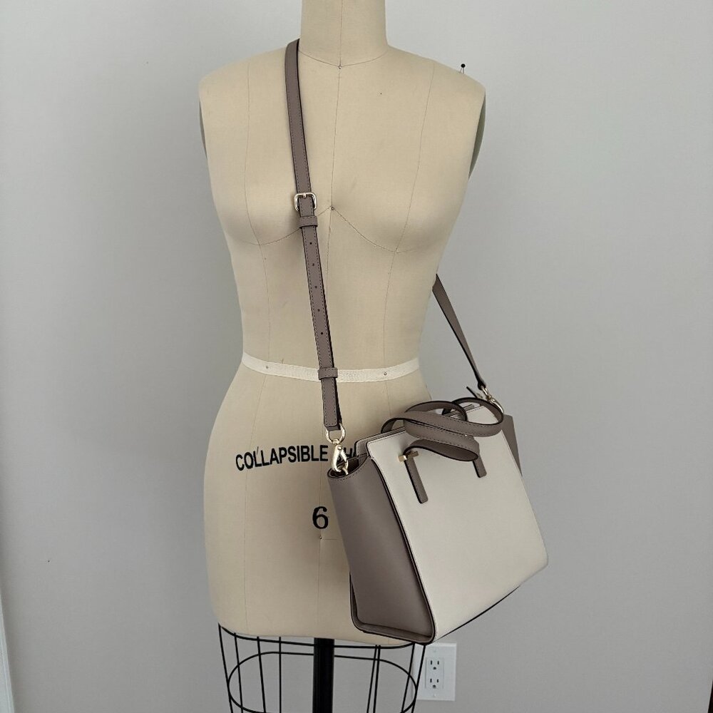 Kate Spade Cedar Street Small Hayden Pebble/Warm Putty Shoulder Crossbody Chic